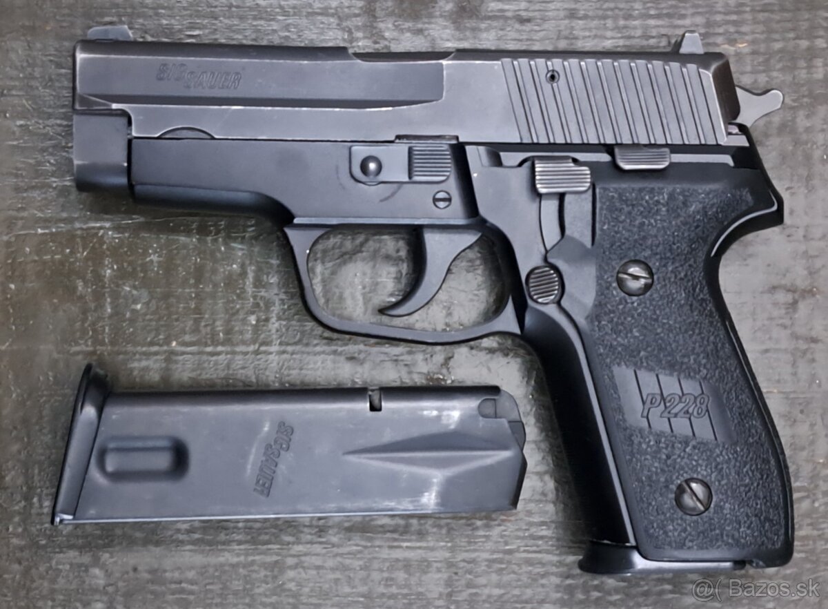 SIG SAUER P228
