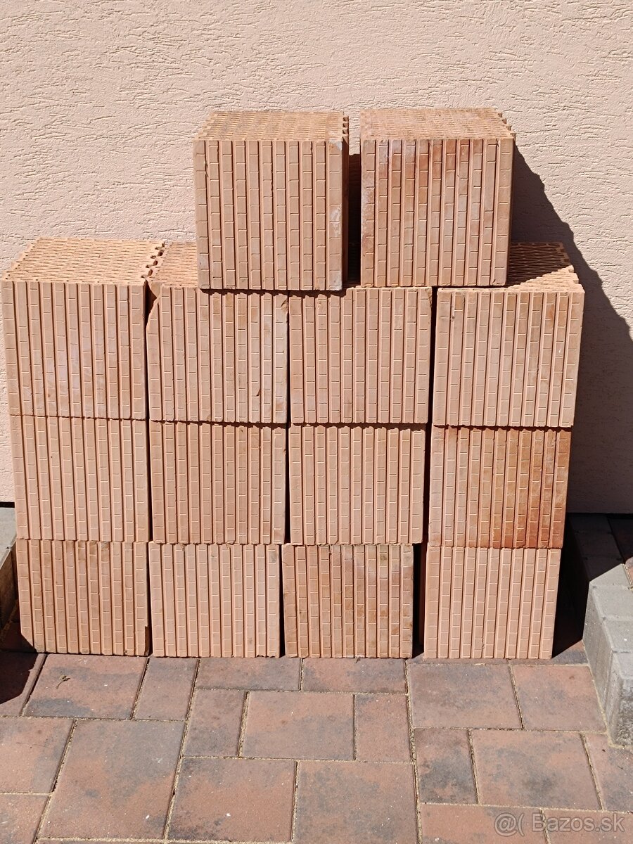 Heluz family 30 brusena