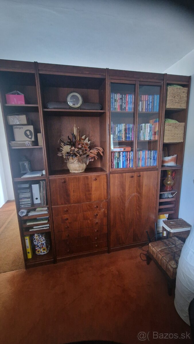 DARUJEM za odvoz obývaciu stenu