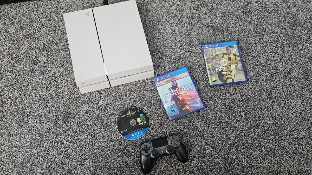 Sony Playstation 4 500GB + joypad a hry
