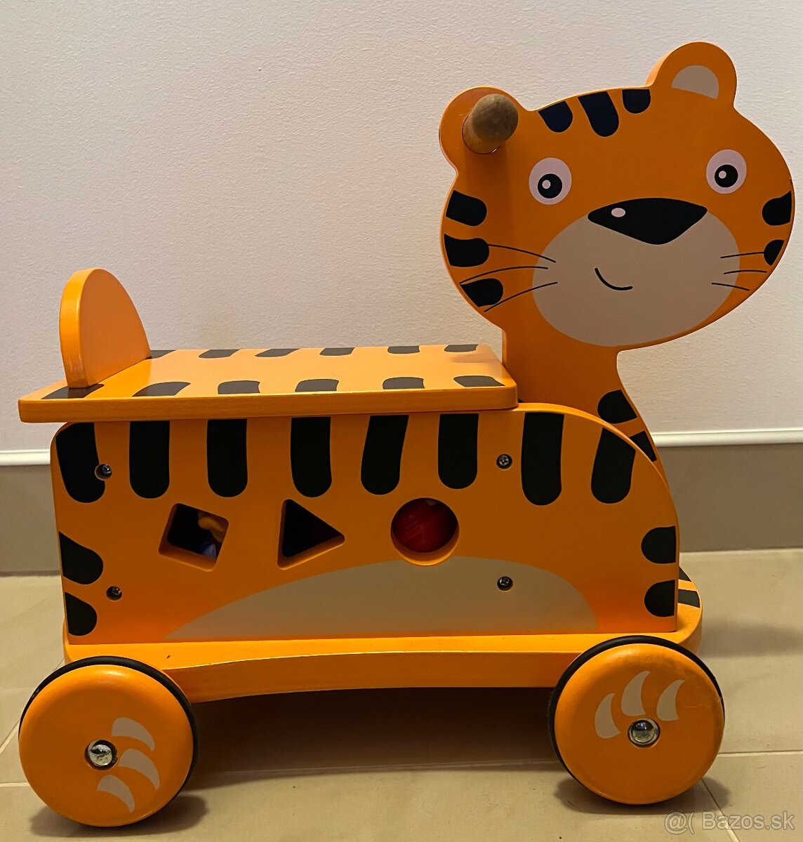 Drevené odrážadlo tiger s úložným priestorom