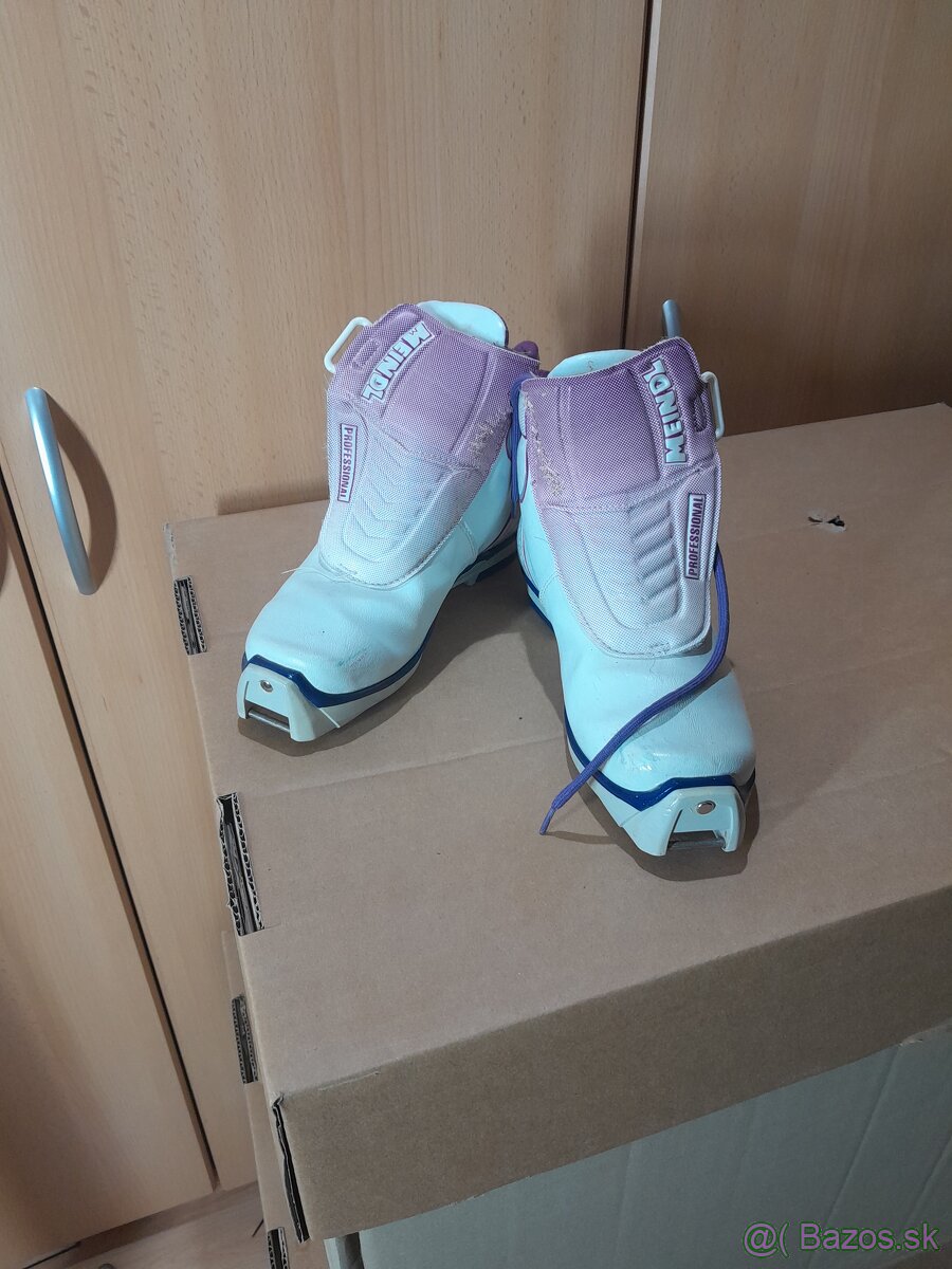 Bežkárske topanky 36