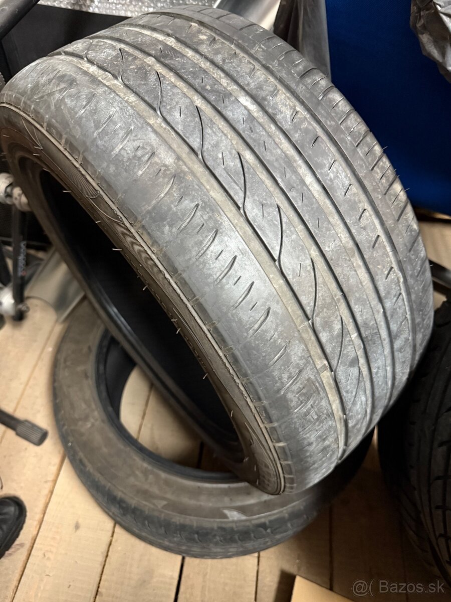 GRIPMAX 255/45R18