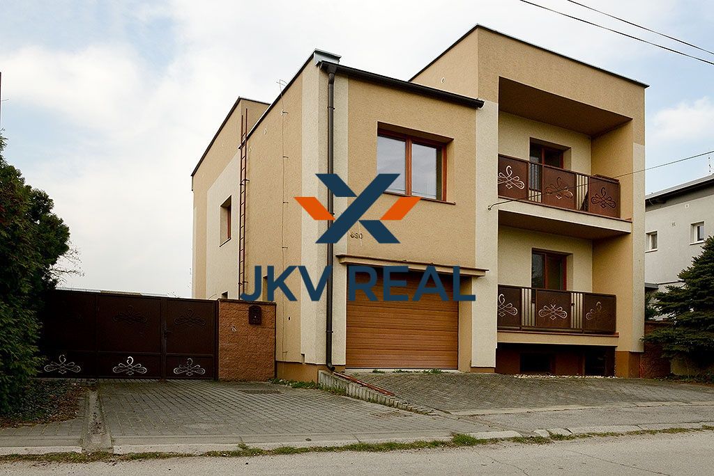 4 izbový rodinný dom s garážou v tichej lokalite