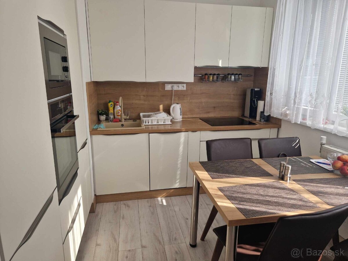 Trnava- Modranka predaj 3 iz.bytu s garážou a záhradkou.