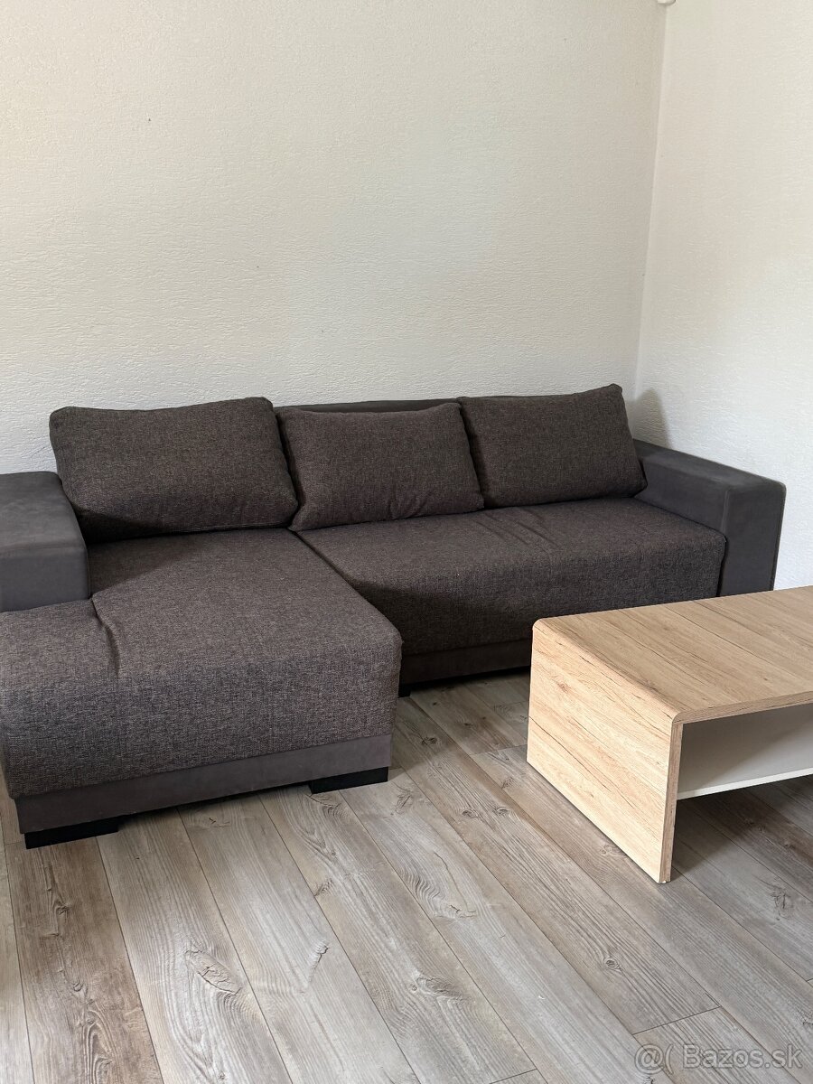 Sedačka - stolík - nočné stolíky