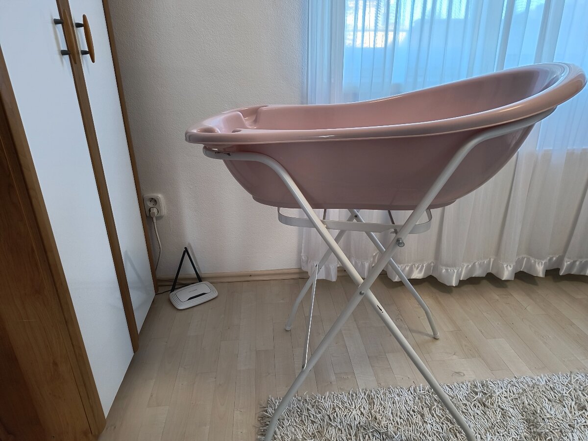 Vanička so stojanom