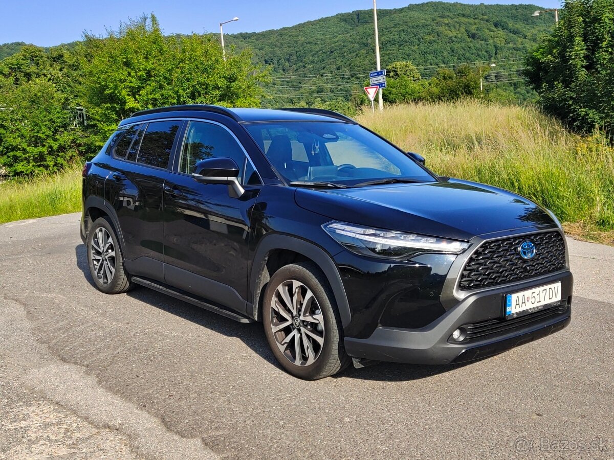 Toyota Corolla Cross 2.0 Hybrid Executive 4x4 • Záruka •