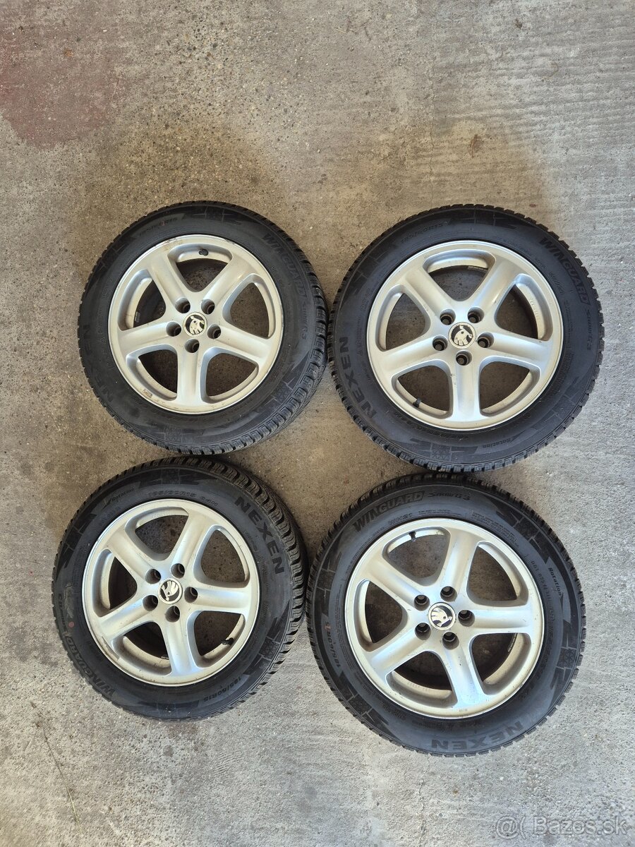 Nexen 185/60 R15 84H na alu diskoch