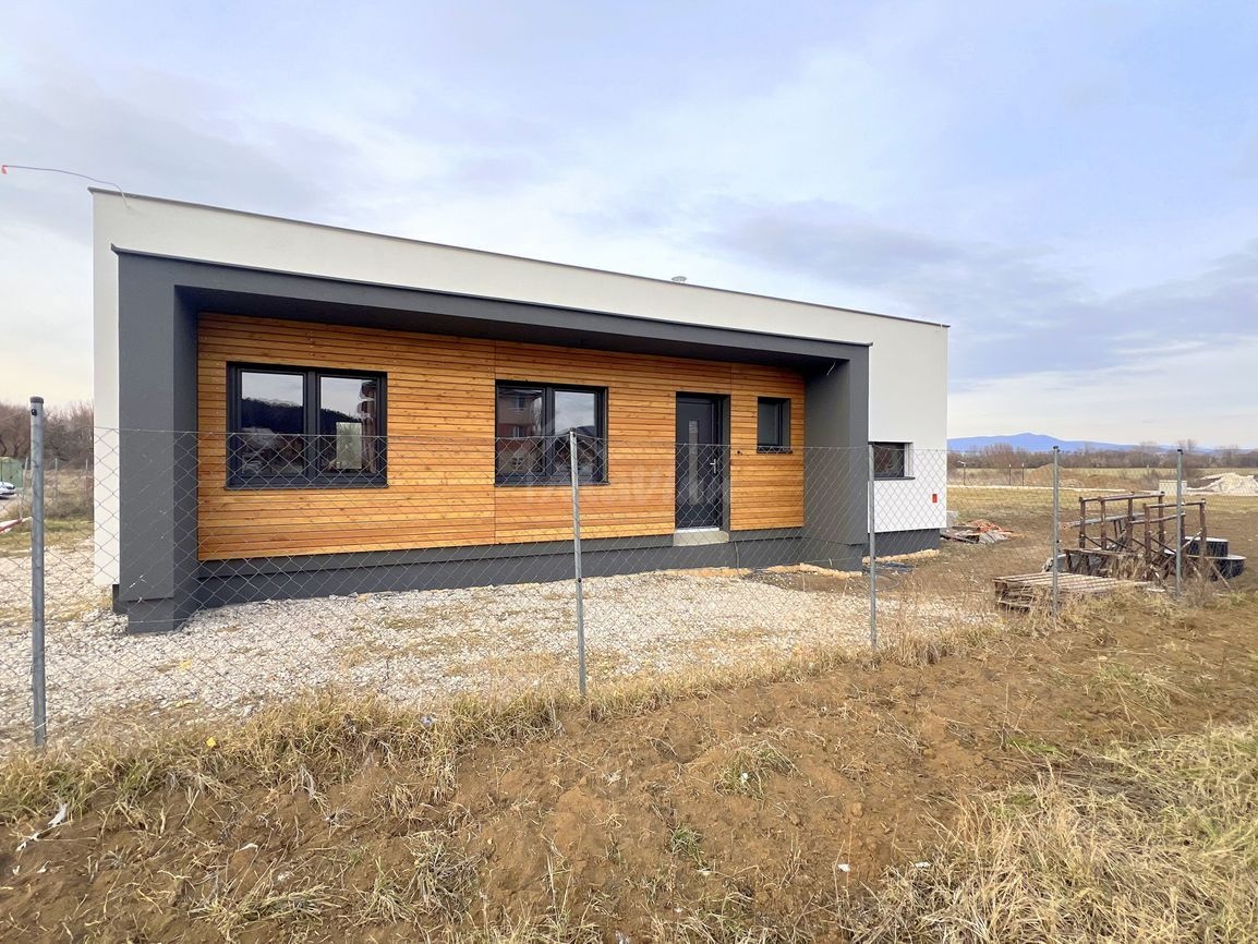 predaj NOVOSTAVBA v obci Brodzany s pozem. 391 m²