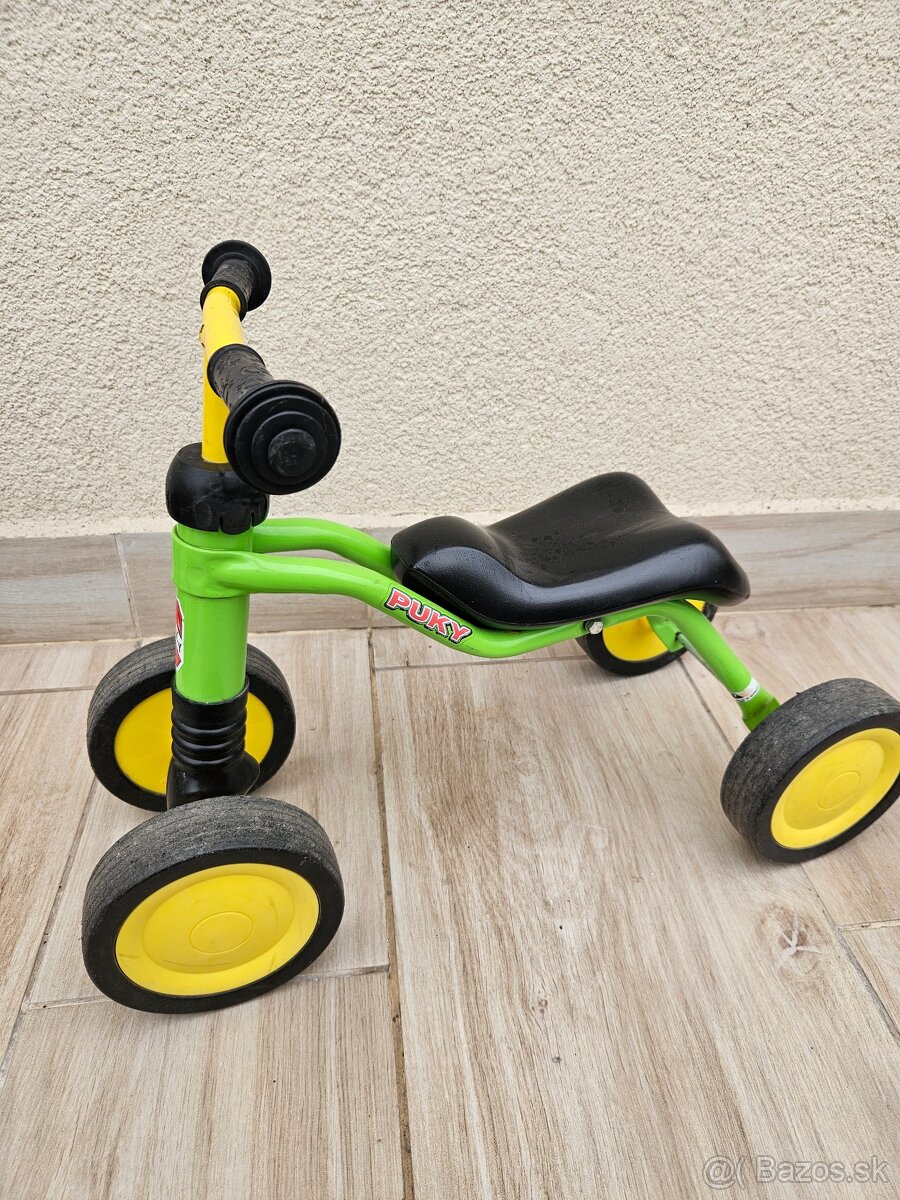 Používané detské odrážadlá, bicykle a kolobežka