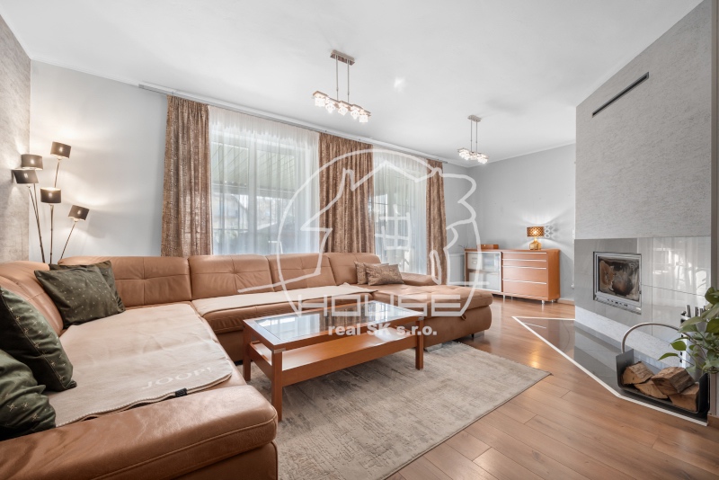 PREDAJ:rodinný dom,bazén,sauna,,BAIV Záhorská Bystrica