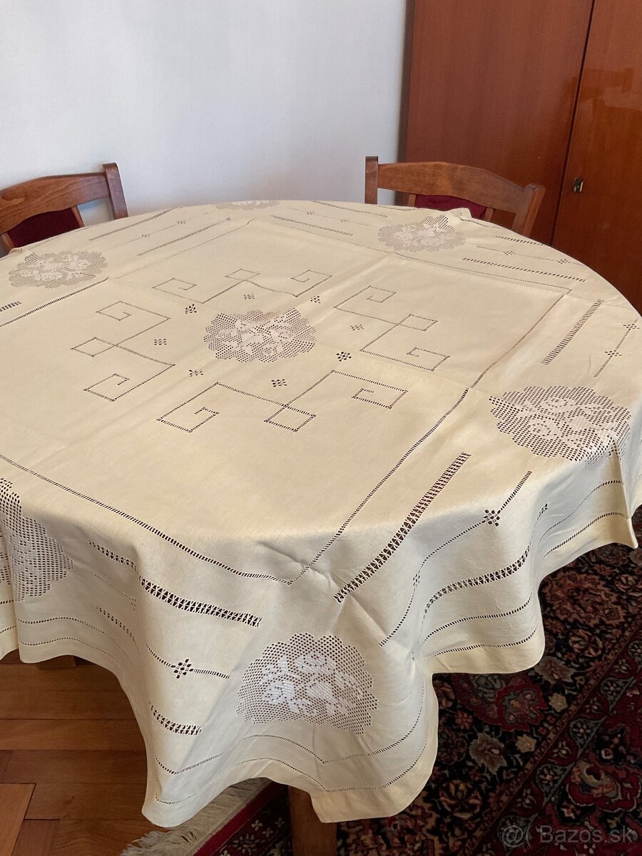 Predám béžový obrus