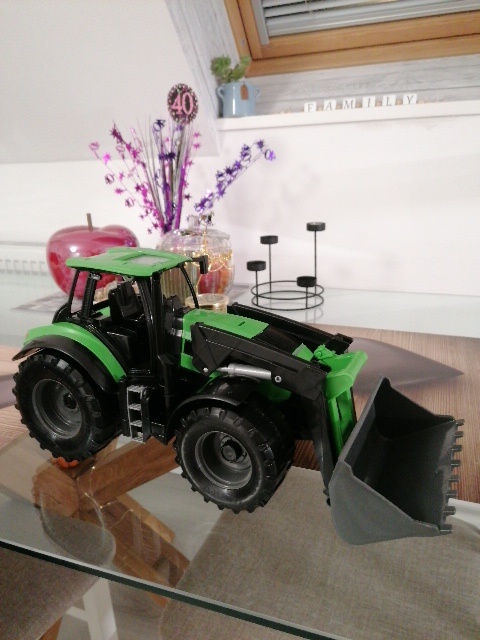 Traktor hračka 45 cm