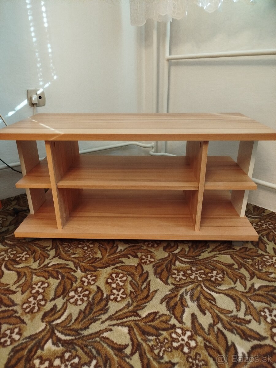 Televízny stolík