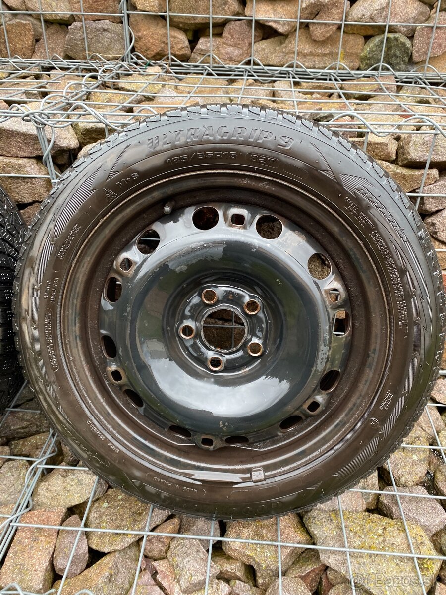 Pneumatika 185/55 R15 GoodYear UltraGrip 9 letna+disk