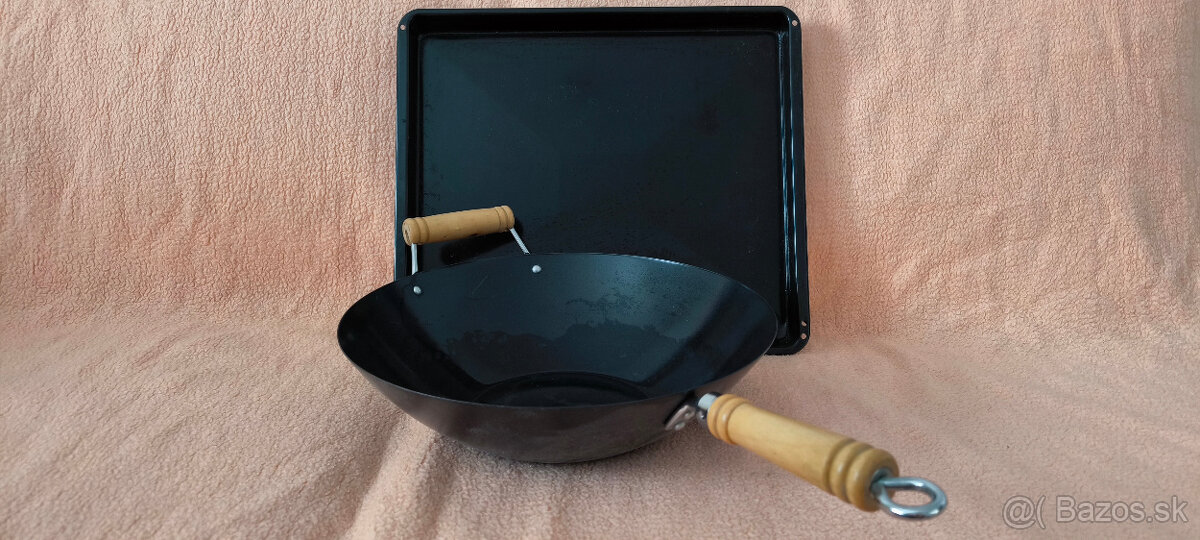 Predám novú panvicu WOK s drevenou rúčkou + plech na peč +