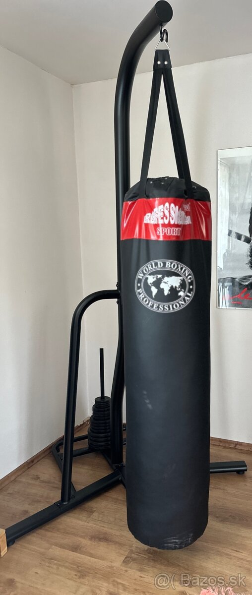 Samonosný stojan na boxovacie vrece.