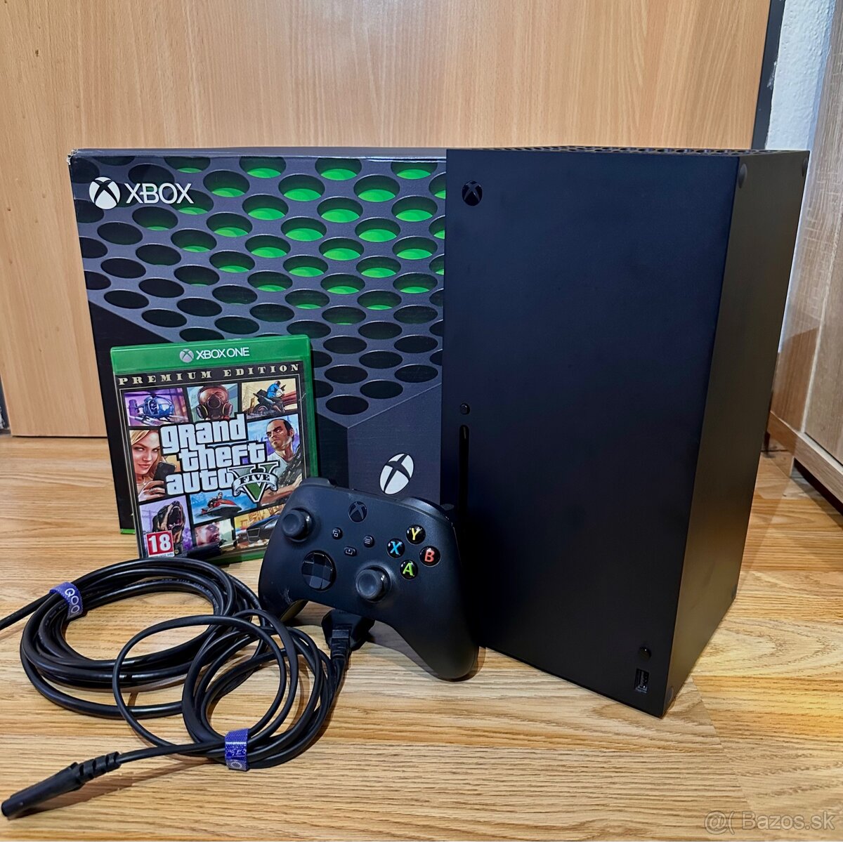 XBOX SERIES X 1TB - ako nový