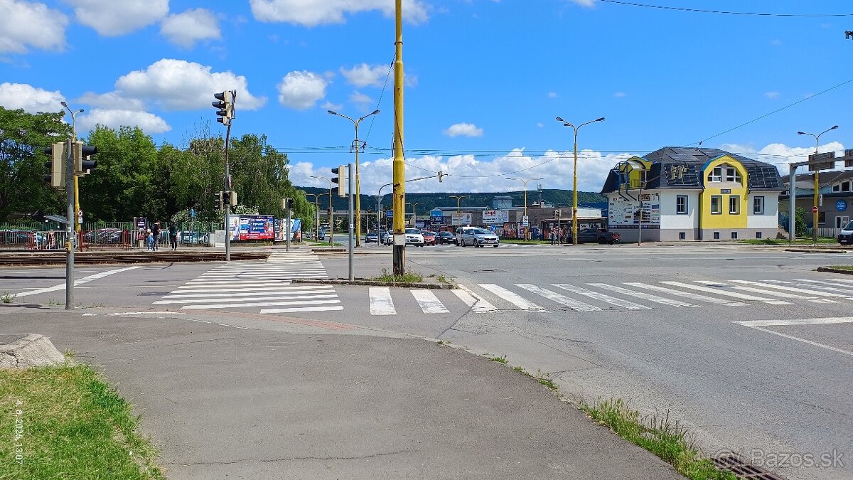 Garáž na predaj, Bullharská ul, Košice - Juh