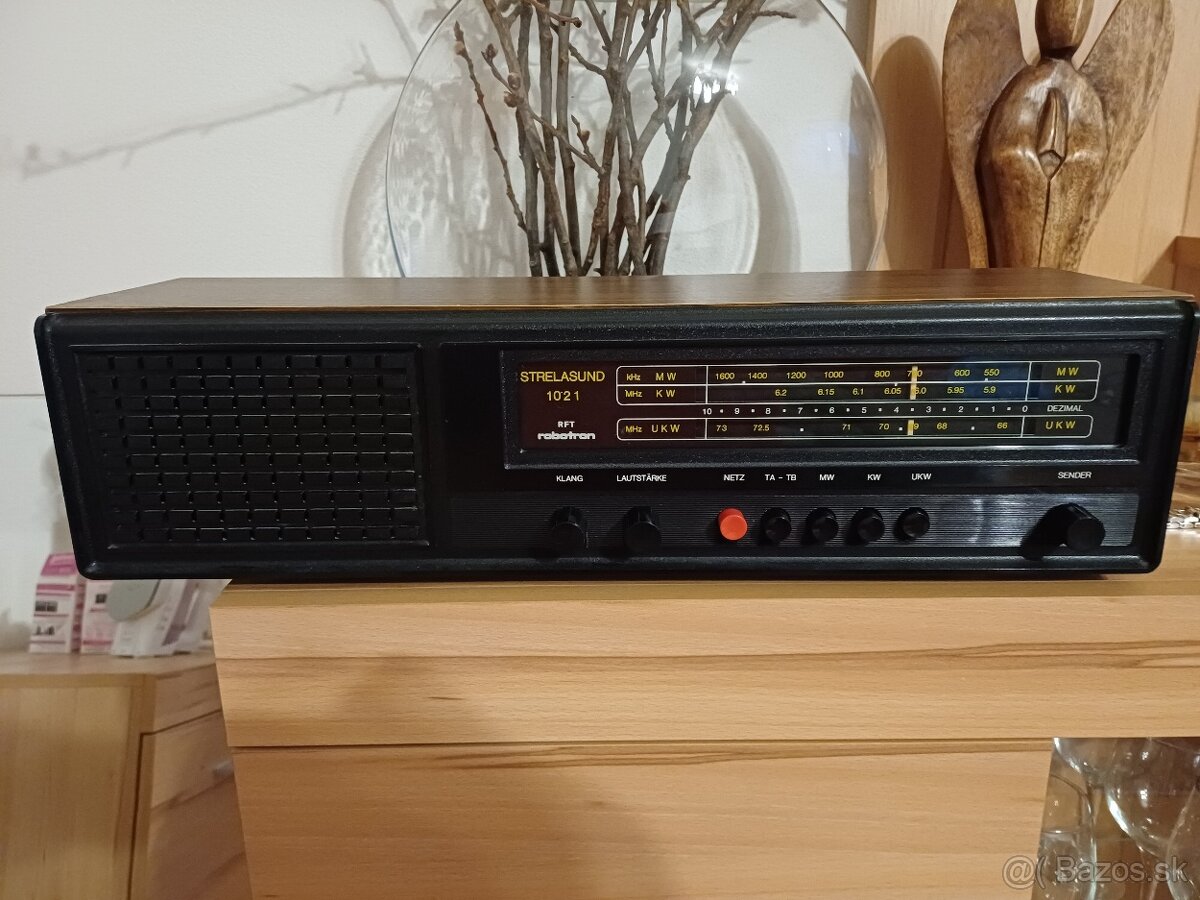 Retro radio