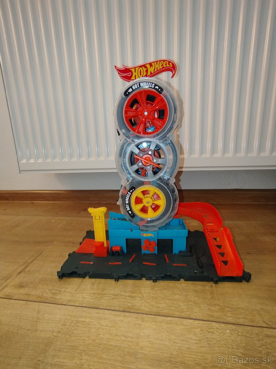 Mattel Hot Wheels City Superpneu obchod