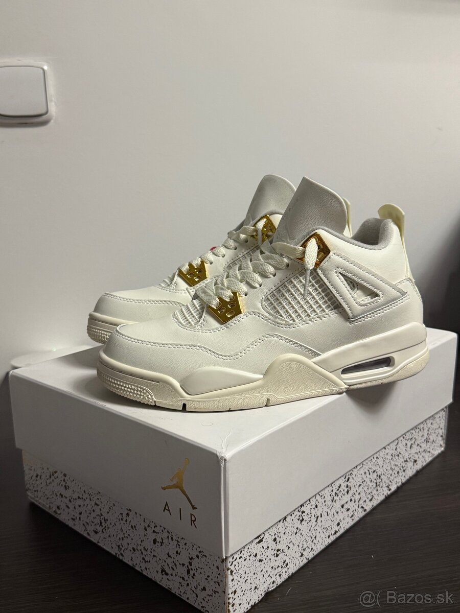 Jordan 4 Metalic Gold 39