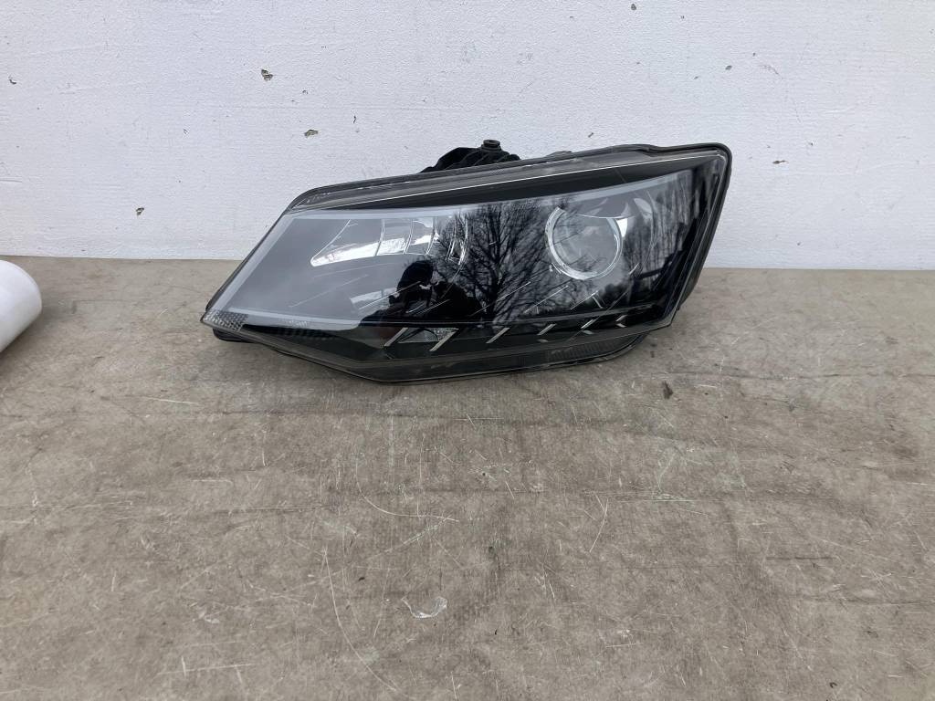 ŠKODA FABIA 3 III 14- ĽAVÉ PREDNÉ SVETLO S LED