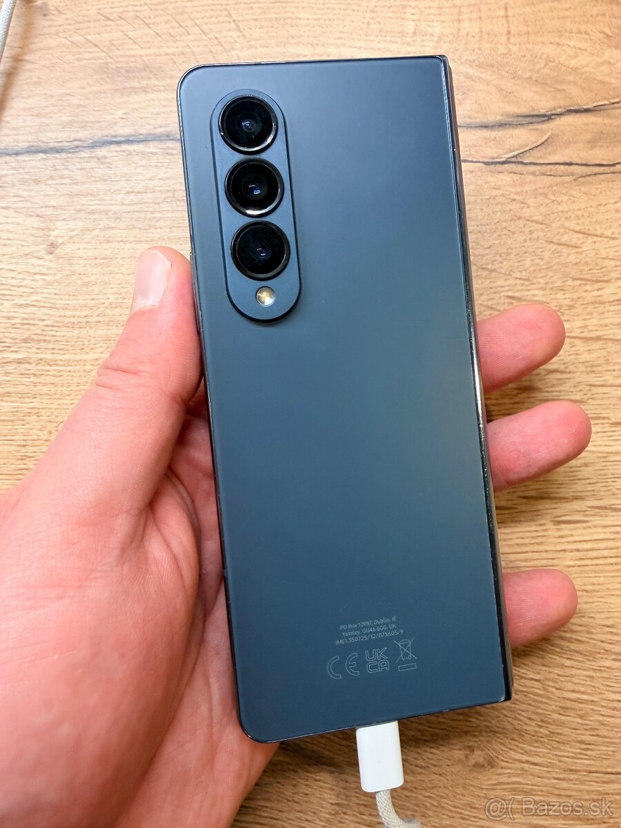 Samsung Galaxy Z Fold4 Vnútorný display poškodený