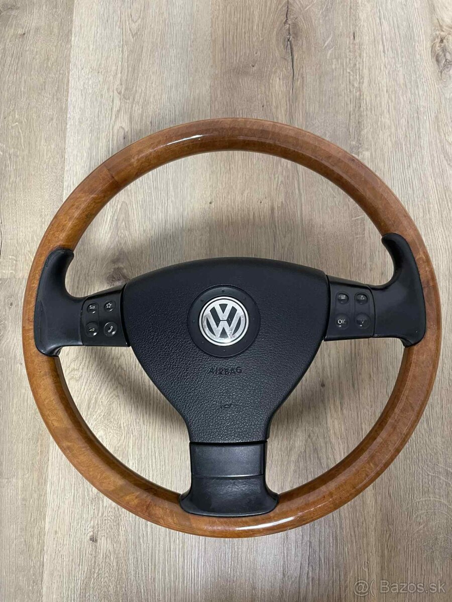 Predam volant passat b6,golf 5, touran