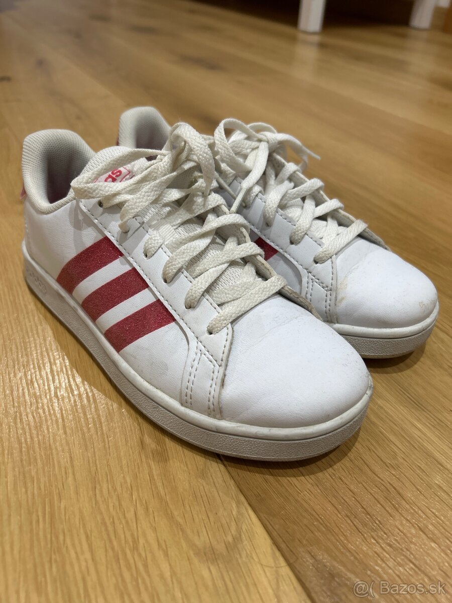 Adidas detské botasky veľkosť 33