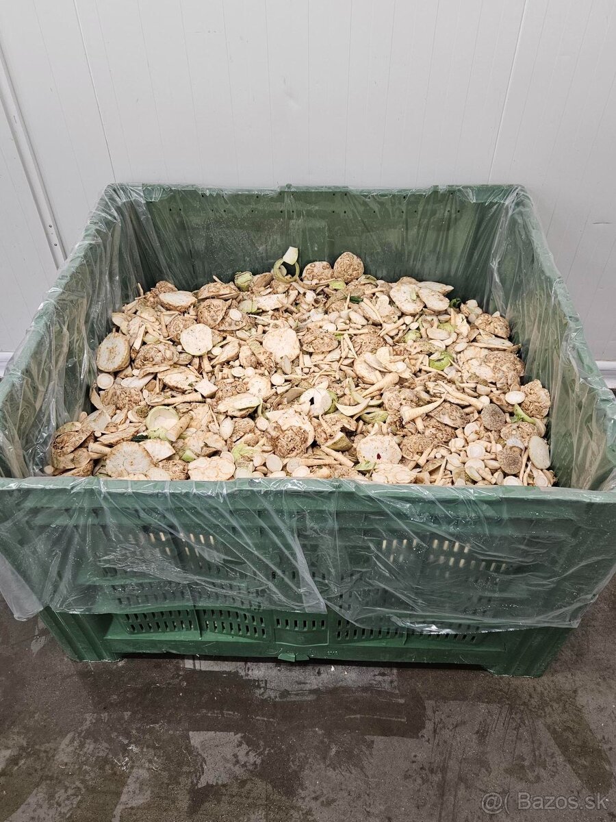 Predám mix šúp a odrezkov (zeler, petržlen, kaleráb) - gastr