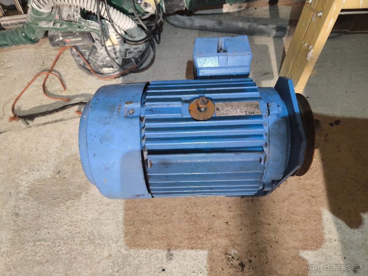 Predam prirubovy motor 5.5kw 950otacok