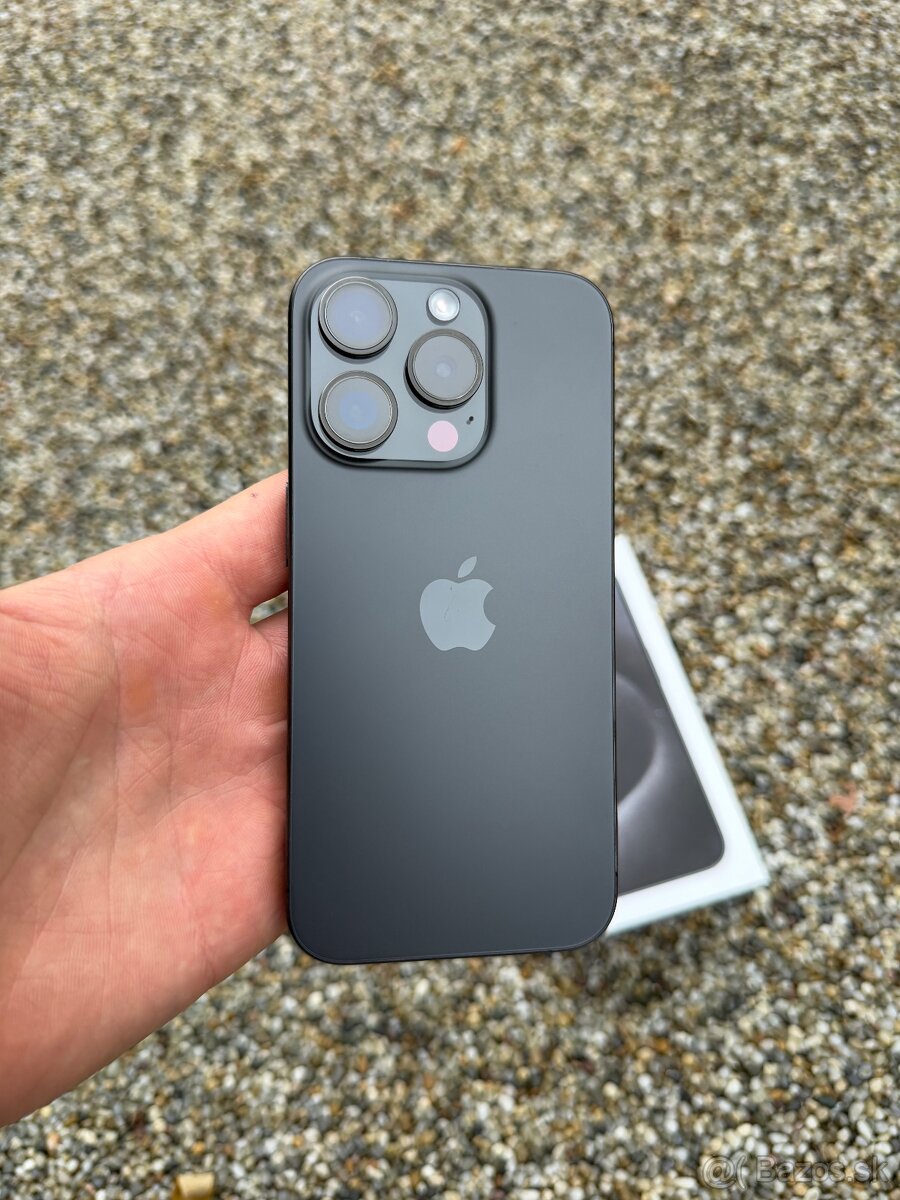 IPhone 15 pro - baterie 100%