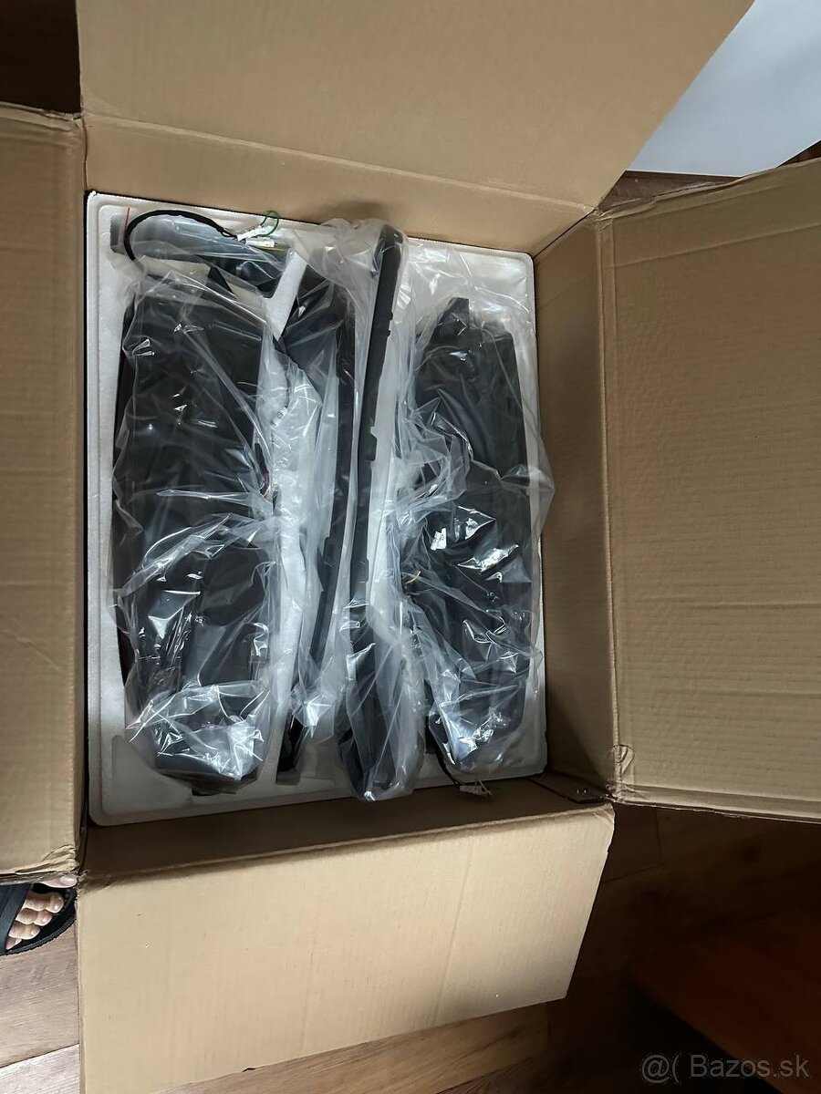 Predám zadné svetlá na Corvette c7