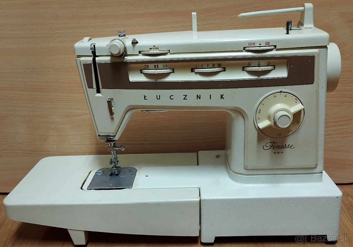 Šijací stroj LÚČNIK a IDEAL.