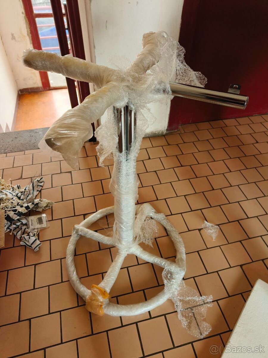 Stolová podnož nová, chróm