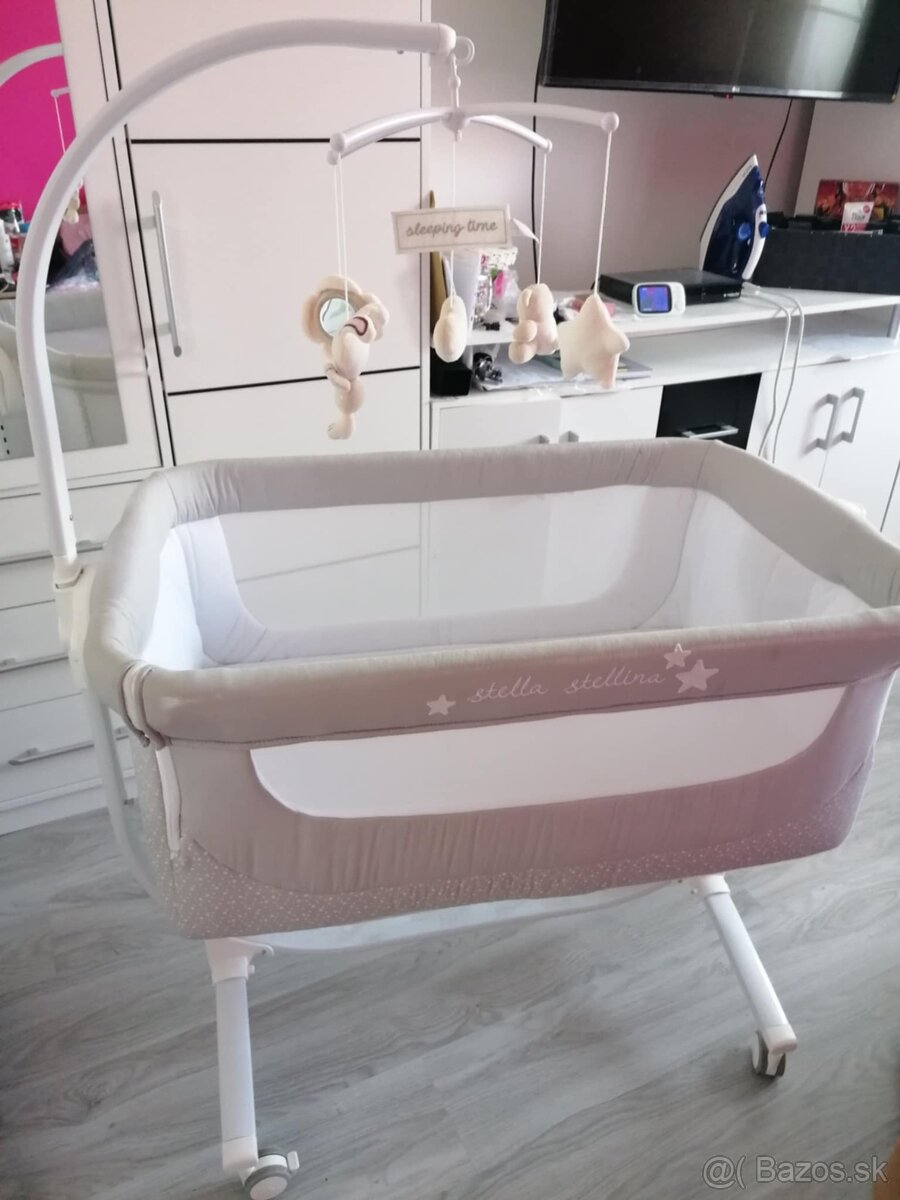 Postielka Cam Cullami na kolieskach