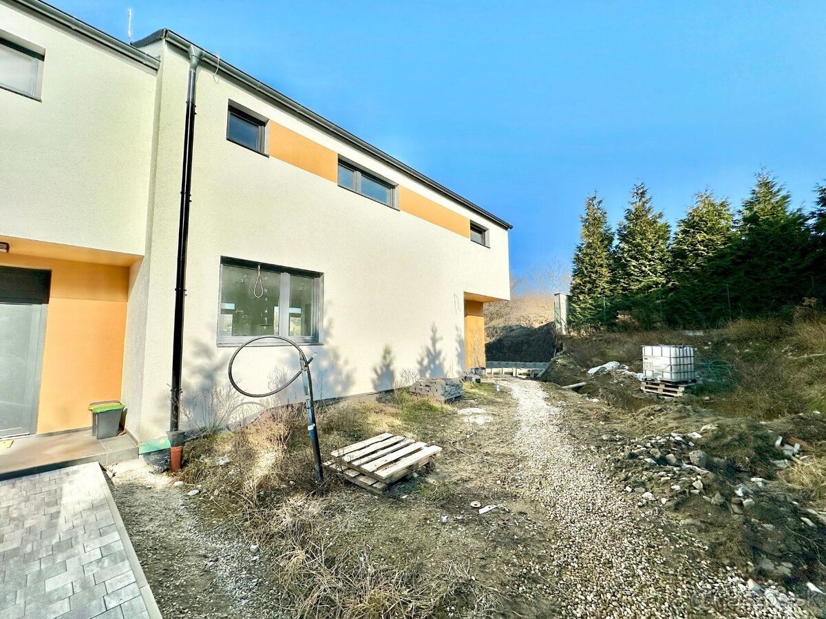 Na predaj novostavba 4 izbový rodinný dom so záhradou a vlas