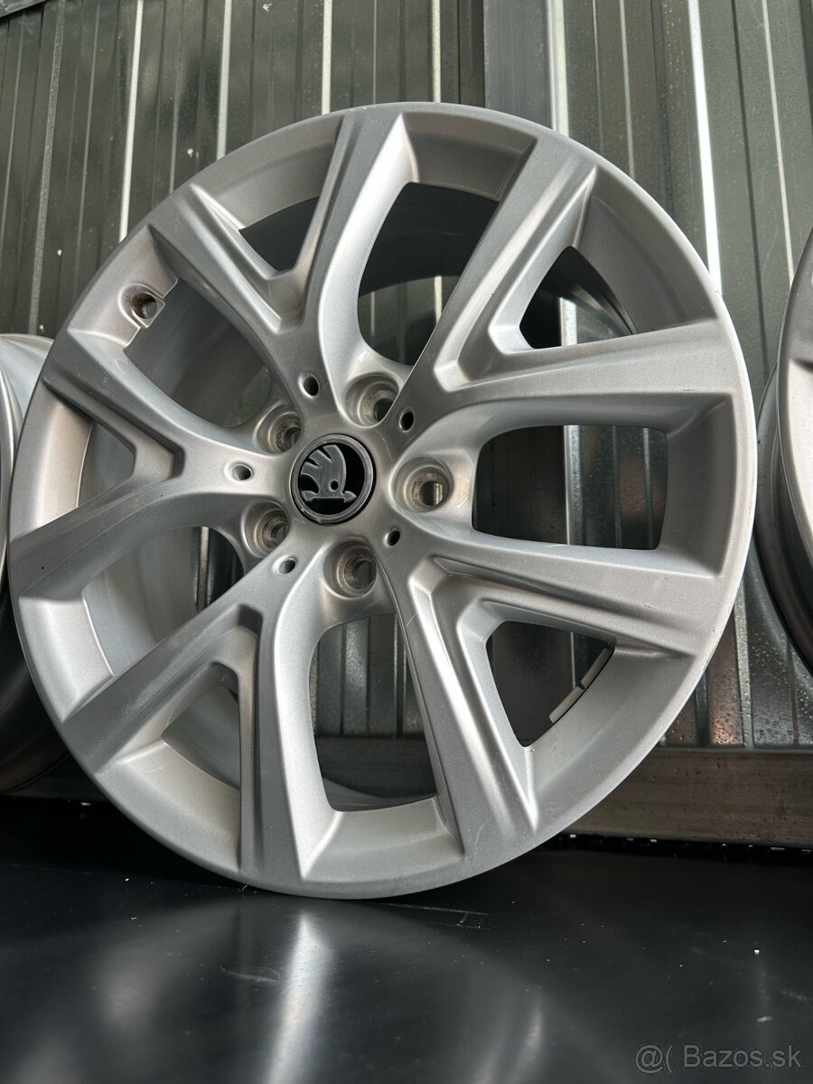#41 Elektróny originál Škoda r17