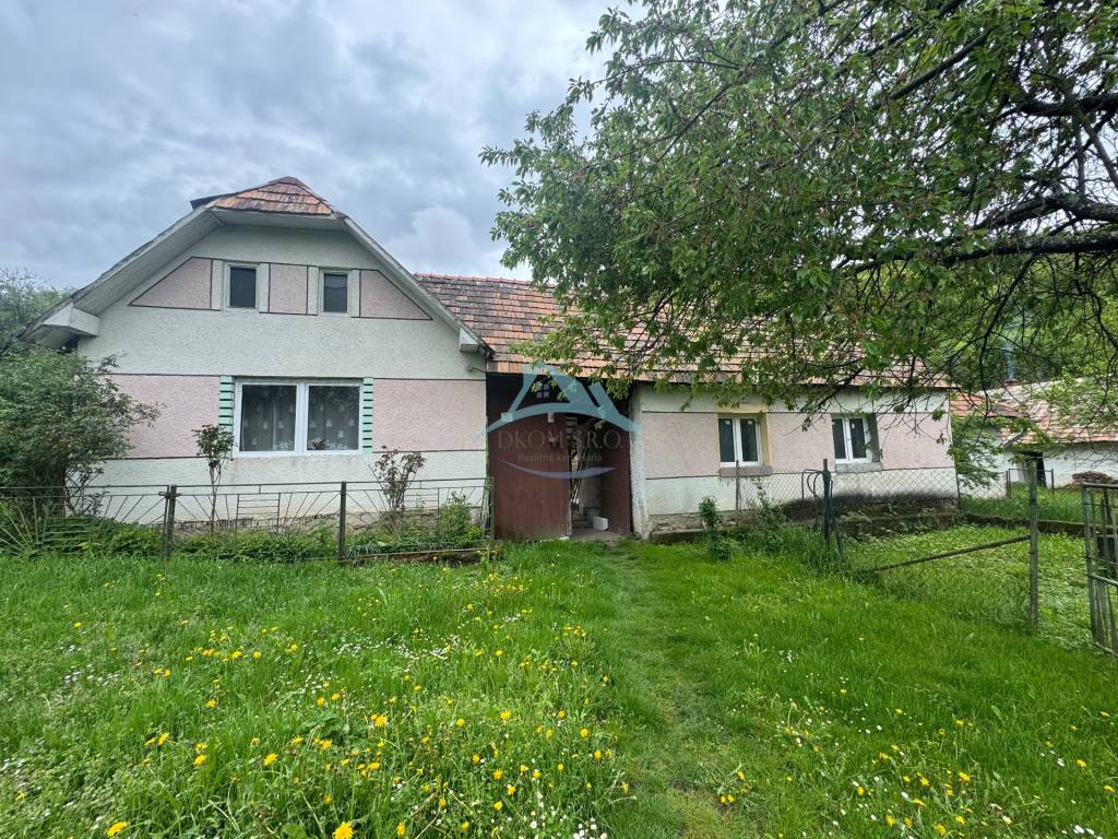 Na predaj: Rodinný dom / chalupa v obci Medovarce – 379 m²