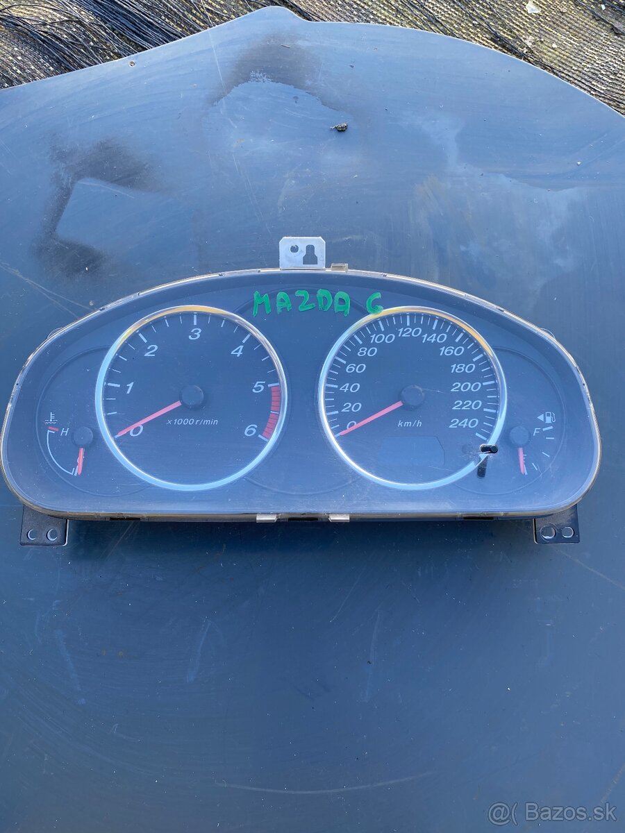 mazda 6 budiky tachometer