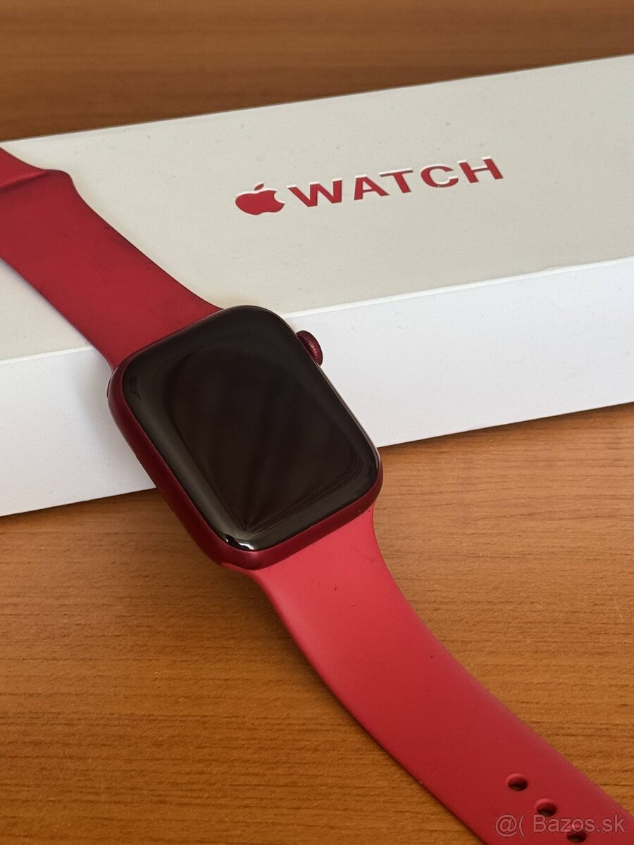 Apple Watch 7 45mm GPS product Red