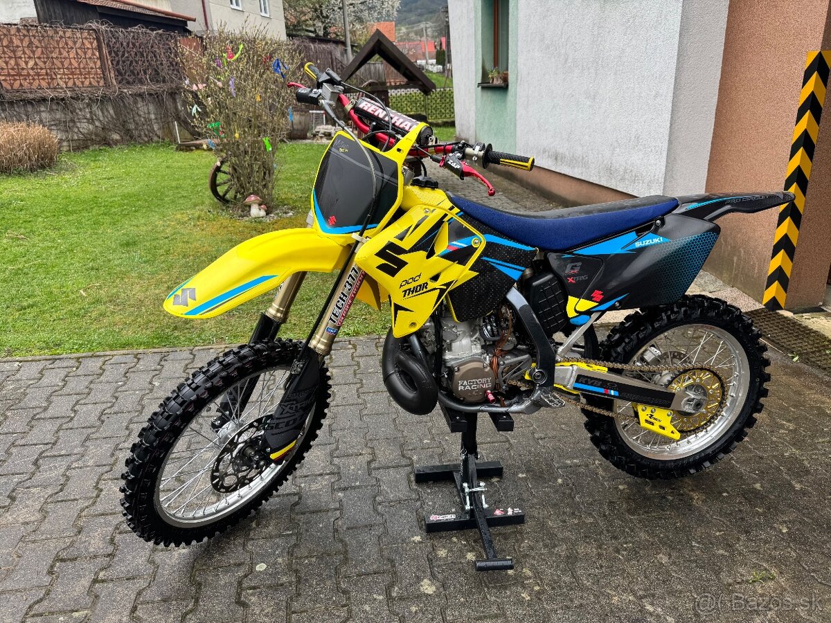 Suzuki RM 250 K8