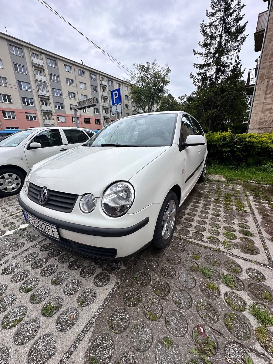 Predam volkswagen Polo AUTOMAT