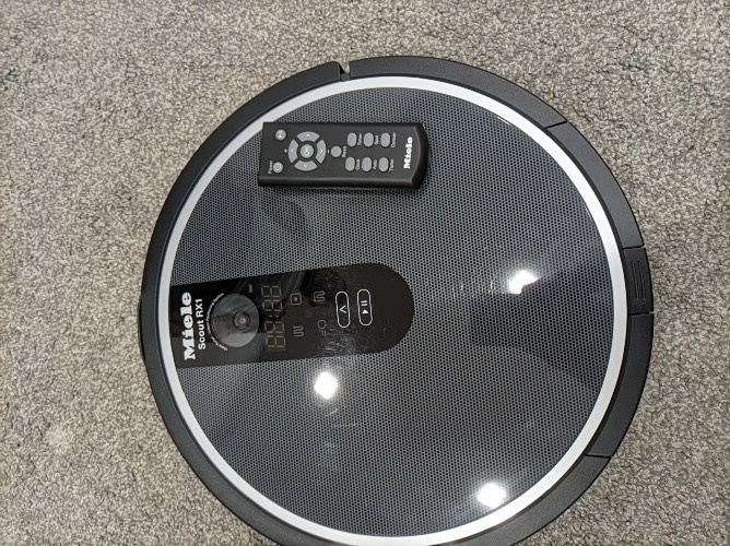 robotický vysávač Miele Scout RX1