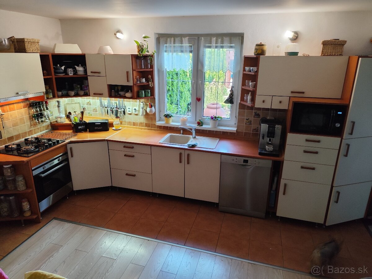 Predam kuchynsku linku so spotrebičmi