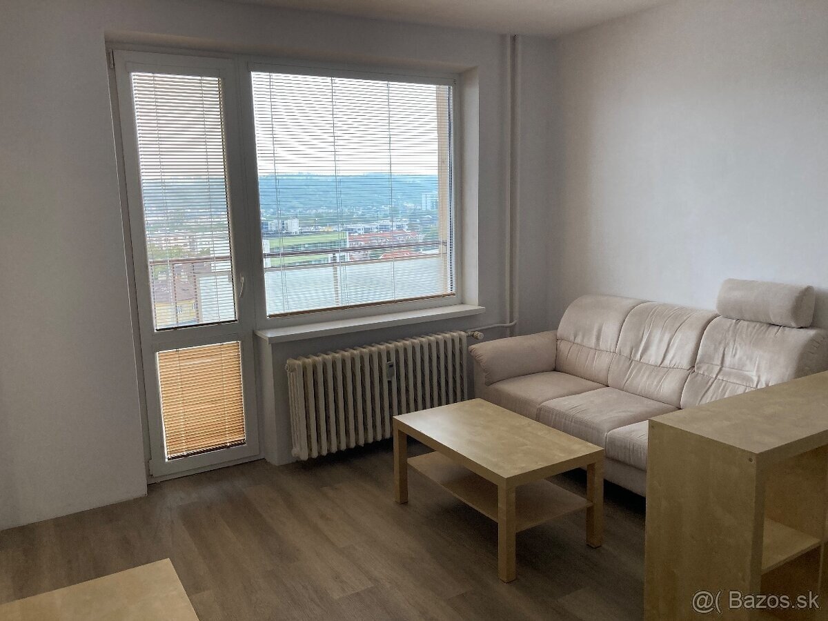PRENÁJOM 1,5 IZB BYT s LOGGIOU, STARÉ MESTO