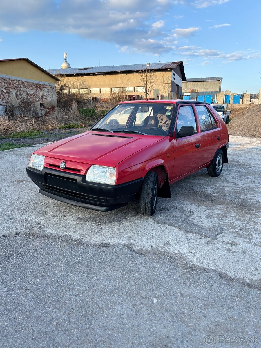 Skoda favorit