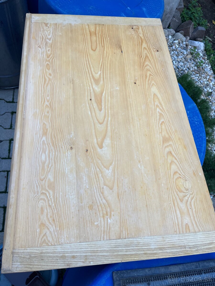 Drevená doska na cesto